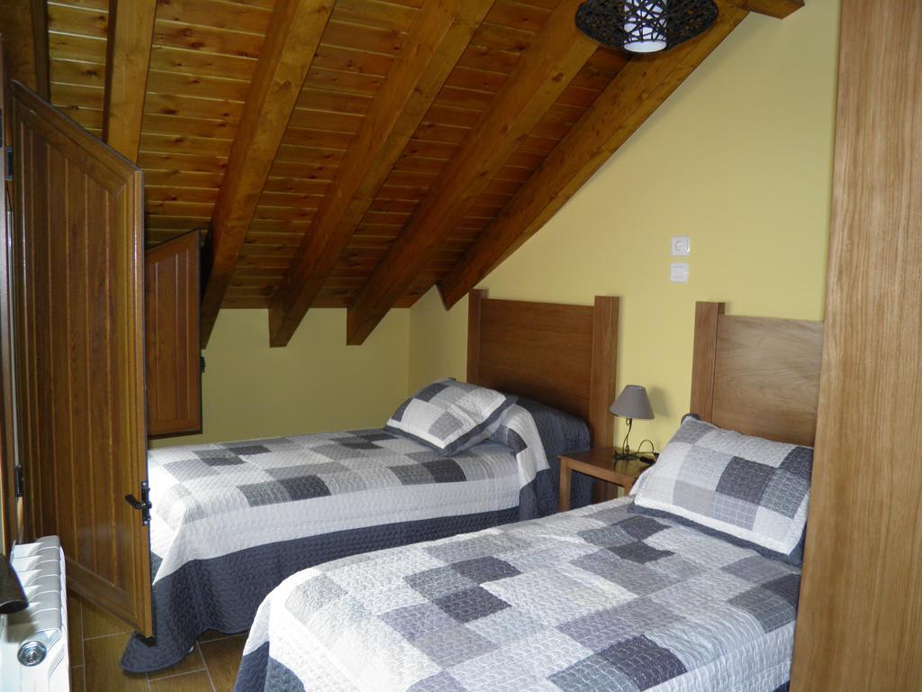 Apartamentos Turisticos Peñafiel Cameră foto
